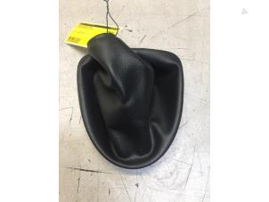 Used Gear stick cover Nissan Qashqai (J10) 2.0 16V 4x4 Price € 30,00 Margin scheme offered by Poolman autodemontage
