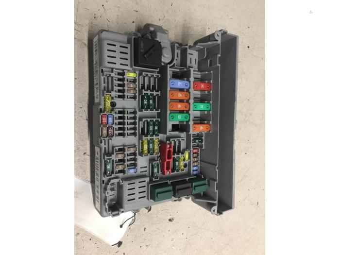 Fuse box BMW 1 serie 118i 16V - 690662407 - Poolman autodemontage