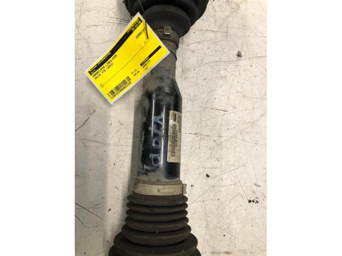 Arbre de transmission avant gauche d'un Volvo V70 (BW) 2.4 D5 20V 230 2012