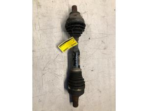 Begagnade Drivaxel, vänster fram Volvo V70 (BW) 2.4 D5 20V 230 Pris € 75,00 Marginaltabell erbjuds av Poolman autodemontage