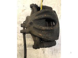 Used Front brake calliper, right Toyota Avensis Wagon (T25/B1E) 2.0 16V D-4D-F Price € 30,00 Margin scheme offered by Poolman autodemontage