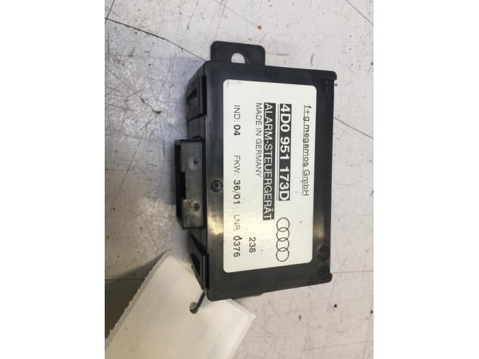 Begagnade Larmmodul Audi A6 Avant Quattro (C5) 4.2 40V Pris € 20,00 Marginaltabell erbjuds av Poolman autodemontage
