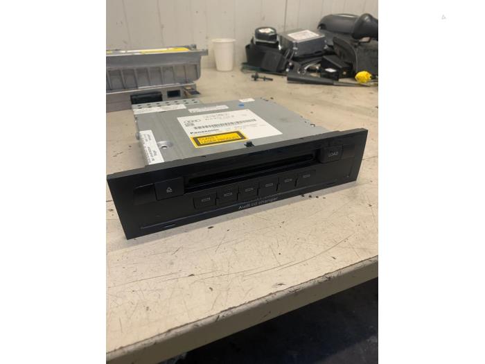 Lecteur CD d'un Audi Q7 (4LB) 3.0 TDI V6 24V 2008