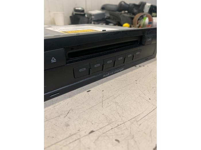 Lecteur CD d'un Audi Q7 (4LB) 3.0 TDI V6 24V 2008