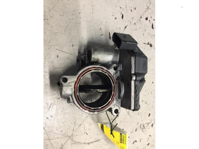 Boîtier accélérateur d'un Audi A8 (D3) 4.2 TDI V8 32V Quattro 2006