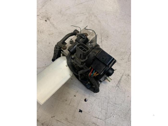 Używane Pompa ABS Mitsubishi Galant (E5/E6E/E7/E8) 2.5 GTi V6 24V 4x4 Cena € 75,00 Procedura marży oferowane przez Poolman autodemontage