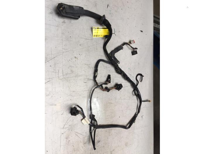 Usagé Faisceau électrique Porsche 911 (996) 3.4 Carrera 24V Prix € 40,00 Règlement à la marge proposé par Poolman autodemontage