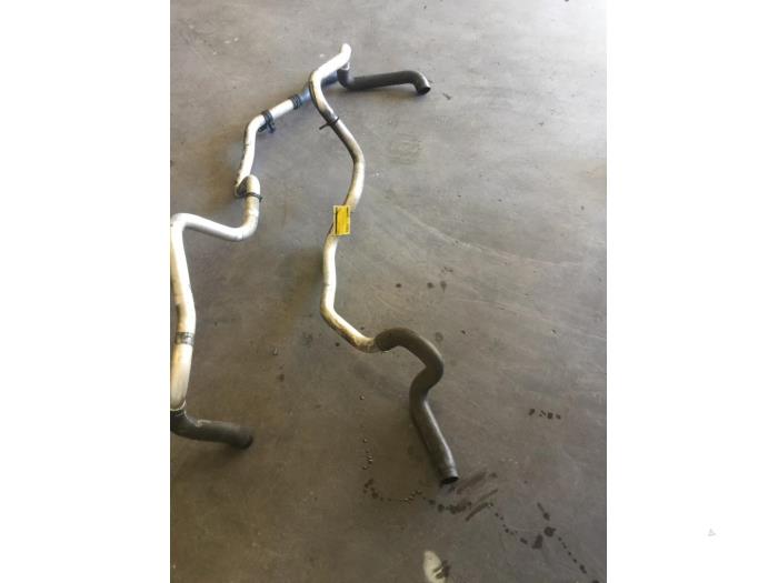 Begagnade Vattenrör Porsche 911 (996) 3.4 Carrera 24V Pris € 50,00 Marginaltabell erbjuds av Poolman autodemontage
