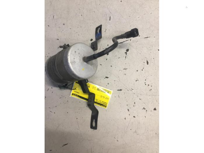 Begagnade Bränslefilter Porsche 911 (996) 3.4 Carrera 24V Pris € 30,00 Marginaltabell erbjuds av Poolman autodemontage