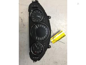 Usados Panel de instrumentación Mercedes CLS (C219) 500 5.0 V8 24V Precio € 200,00 Norma de margen ofrecido por Poolman autodemontage