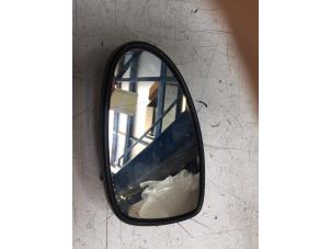 Used Mirror glass, left Mercedes CLS (C219) 500 5.0 V8 24V Price € 30,00 Margin scheme offered by Poolman autodemontage