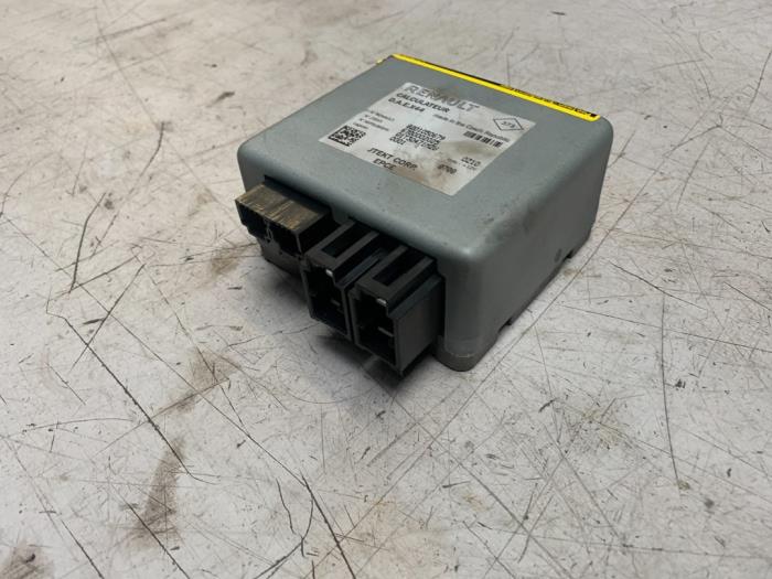 Used Power steering computer Renault Twingo II (CN) 1.5 dCi 90 FAP Price € 40,00 Margin scheme offered by Poolman autodemontage