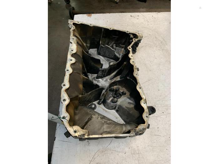Used Sump Volkswagen Transporter T5 2.5 TDi Price € 36,30 Inclusive VAT offered by Poolman autodemontage