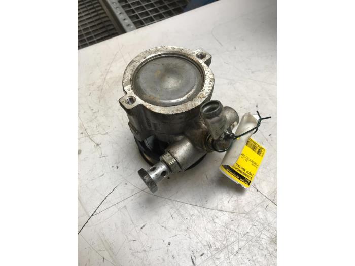 Usagé Pompe de direction Iveco New Daily IV 40C12V, 40C12V/P Prix € 48,40 Prix TTC proposé par Poolman autodemontage