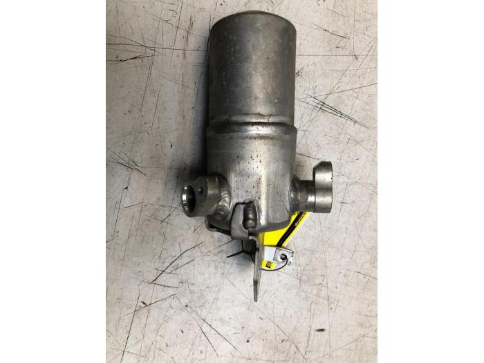 Usagé Déshydrateur clim Audi A8 (D3) 4.2 TDI V8 32V Quattro Prix € 30,00 Règlement à la marge proposé par Poolman autodemontage
