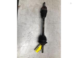 Used Front drive shaft, left Peugeot 206+ (2L/M) 1.4 XS Price € 30,00 Margin scheme offered by Poolman autodemontage