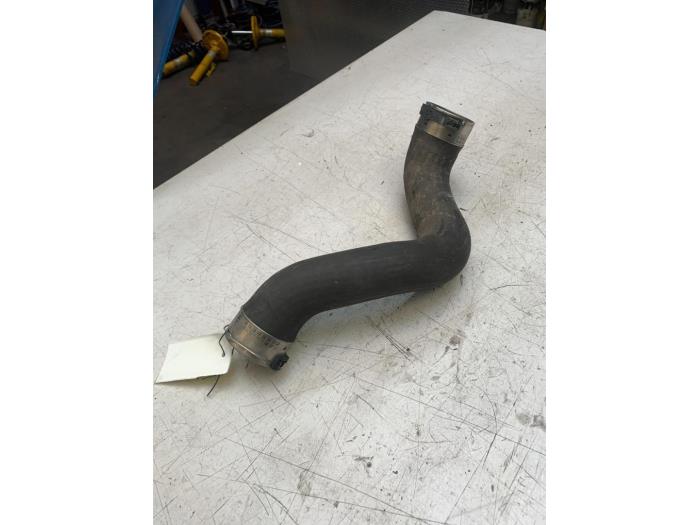Gebrauchte Intercooler Schlauch Mercedes C (W204) 1.8 C-180 CGI 16V Preis € 30,00 Margenregelung angeboten von Poolman autodemontage