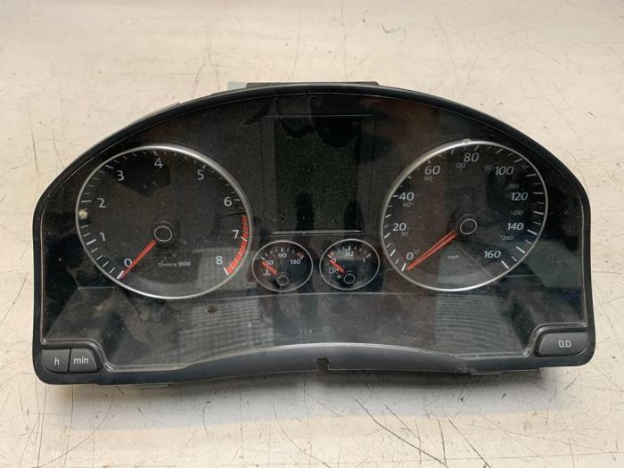 Panel de instrumentación de un Volkswagen Scirocco (137/13AD) 2.0 TSI 16V 2010