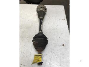 Used Front drive shaft, left Volkswagen Scirocco (137/13AD) 2.0 TSI 16V Price € 30,00 Margin scheme offered by Poolman autodemontage