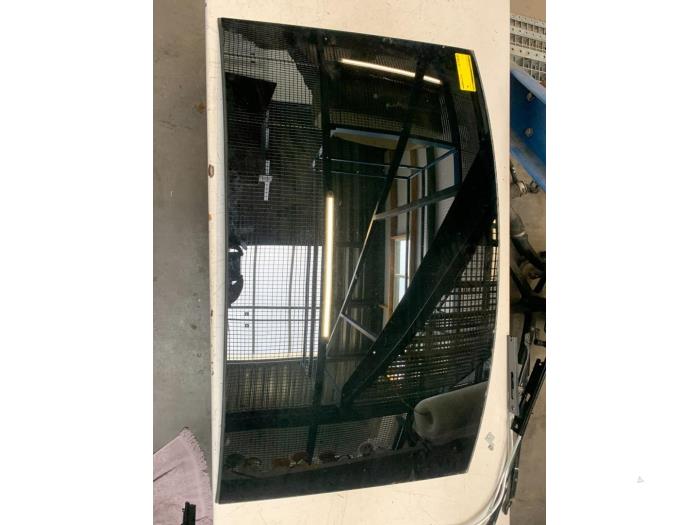 Używane Szyba szyberdachu Volkswagen Scirocco (137/13AD) 2.0 TSI 16V Cena € 50,00 Procedura marży oferowane przez Poolman autodemontage
