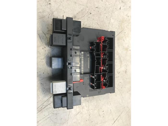 Comfort Module from a Volkswagen Passat Variant (3C5) 2.0 FSI 16V 2008