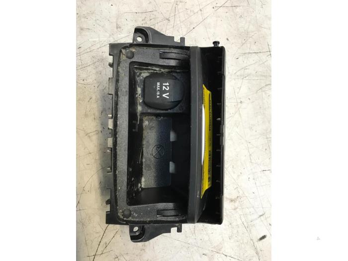 Begagnade Askkopp, fram Mercedes A (W176) 1.6 A-180 16V Pris € 30,00 Marginaltabell erbjuds av Poolman autodemontage