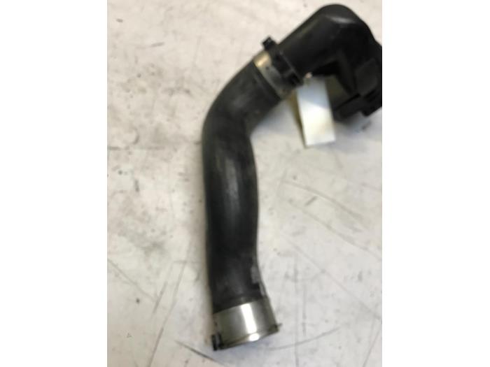 Gebrauchte Turboschlauch Mercedes A (W176) 1.6 A-180 16V Preis € 30,00 Margenregelung angeboten von Poolman autodemontage