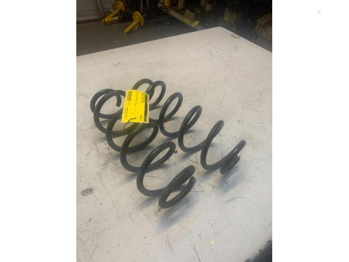 Rear coil spring from a Suzuki Vitara (LY/MY) 1.0 Booster Jet Turbo 12V 2019