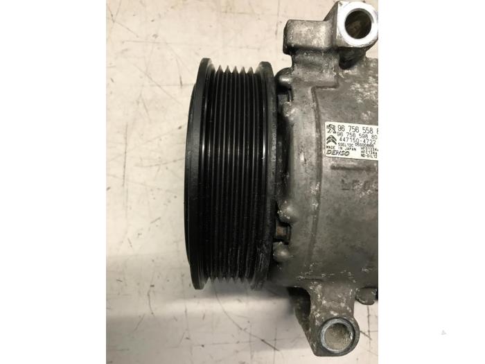 Air conditioning pump from a DS DS 5 2.0 BlueHDi 180 16V 2016