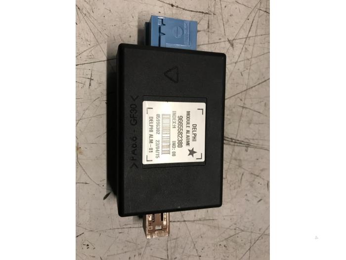 Używane Modul alarmu Citroen DS 5 2.0 BlueHDi 180 16V Cena € 30,00 Procedura marży oferowane przez Poolman autodemontage