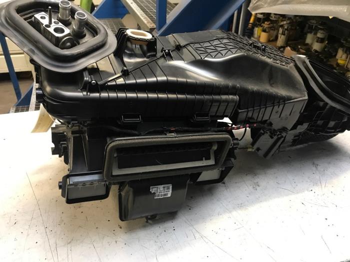 Cuerpo de calefactor de un Mercedes-Benz E Estate (S213) E-220d 2.0 Turbo 16V 4-Matic 2019