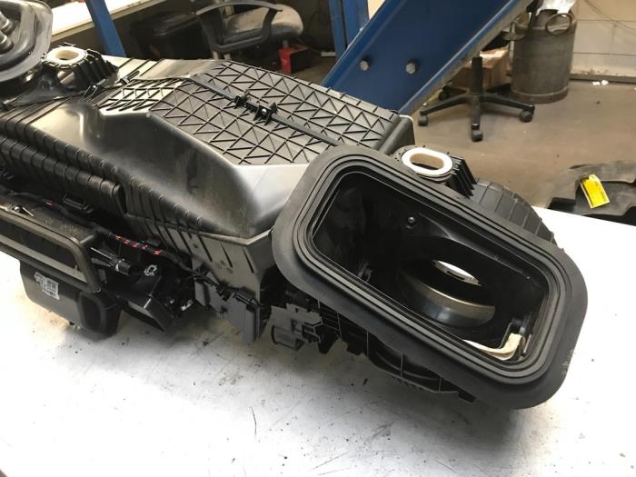 Cuerpo de calefactor de un Mercedes-Benz E Estate (S213) E-220d 2.0 Turbo 16V 4-Matic 2019