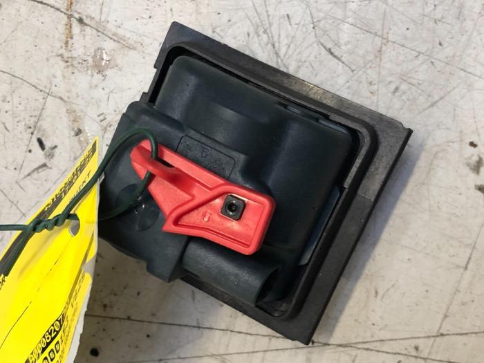 Tank flap lock motor from a Mercedes-Benz E Estate (S213) E-220d 2.0 Turbo 16V 4-Matic 2019