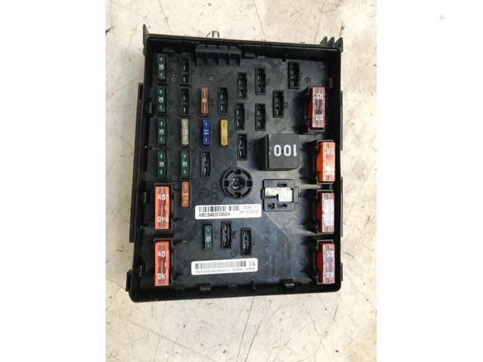 Fuse Box Volkswagen Sharan 2.0 Tdi 16v - 1t1937615b