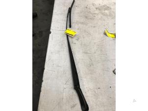 Used Front wiper arm Volkswagen Sharan (7N) 2.0 TDI 16V Price € 30,00 Margin scheme offered by Poolman autodemontage