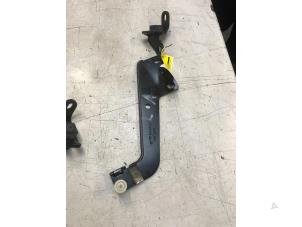 Used Sliding door roller, left Volkswagen Sharan (7N) 2.0 TDI 16V Price € 20,00 Margin scheme offered by Poolman autodemontage