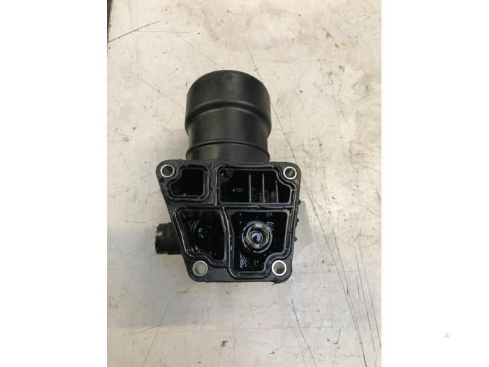 Gebrauchte Ölfiltergehäuse Audi A4 Avant (B8) 2.0 TDI 16V Preis € 30,00 Margenregelung angeboten von Poolman autodemontage