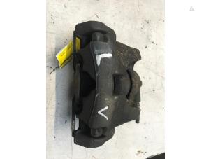 Used Front brake calliper, left Volvo S80 (AR/AS) 2.5 T Turbo 20V Price € 30,00 Margin scheme offered by Poolman autodemontage