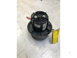 Usados Motor de ventilador de calefactor Mercedes E Estate (S212) E-300 Hybrid,BlueTec Hybrid V6 24V Precio € 40,00 Norma de margen ofrecido por Poolman autodemontage