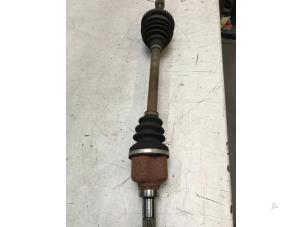 Used Front drive shaft, left Peugeot 206+ (2L/M) 1.4 HDi Eco 70 Price € 40,00 Margin scheme offered by Poolman autodemontage