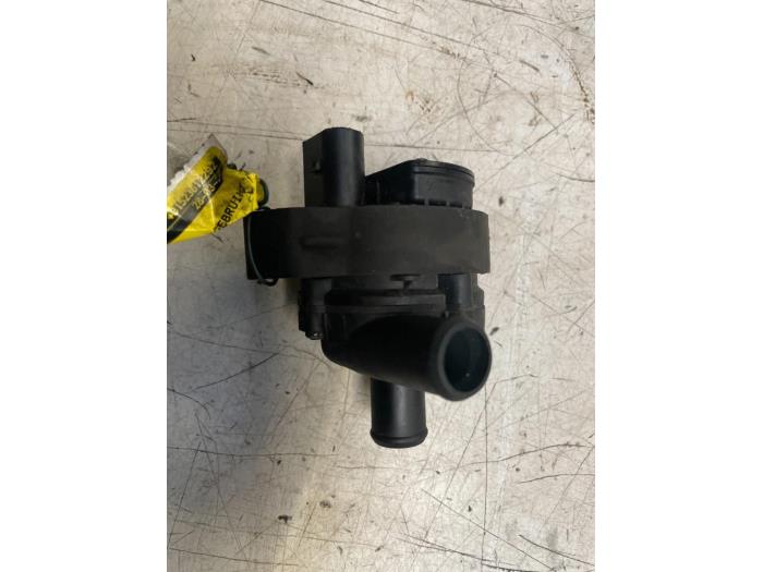 Begagnade Extra vattenpump Mercedes ML II (164/4JG) 3.0 ML-280 CDI 4-Matic V6 24V Pris € 30,00 Marginaltabell erbjuds av Poolman autodemontage