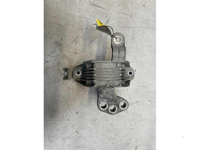Used Engine mount Opel Astra J (PC6/PD6/PE6/PF6) 1.7 CDTi 16V 110 Price € 20,00 Margin scheme offered by Poolman autodemontage