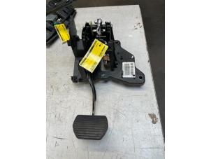 Used Brake pedal Peugeot 508 (8D) 1.6 HDiF 16V Price € 40,00 Margin scheme offered by Poolman autodemontage