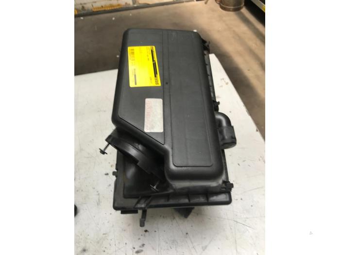 Begagnade Luftfilter Volvo C70 (NK) 2.3 T5 20V Pris € 40,00 Marginaltabell erbjuds av Poolman autodemontage