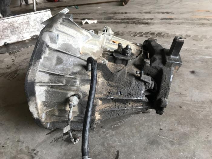 Gearbox from a Opel Movano 2.3 CDTi 16V FWD 2012