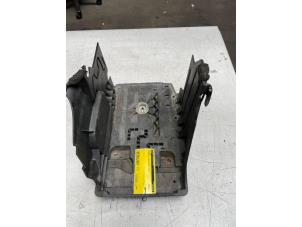 Used Battery box Landrover Freelander II 2.2 td4 16V Price € 20,00 Margin scheme offered by Poolman autodemontage