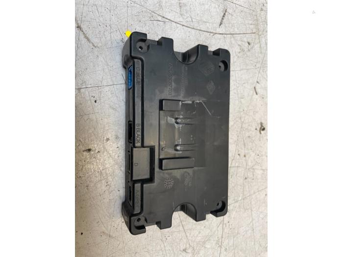 Module (miscellaneous) from a Renault Master IV (MA/MB/MC/MD/MH/MF/MG/MH) 2.3 dCi 16V 2011