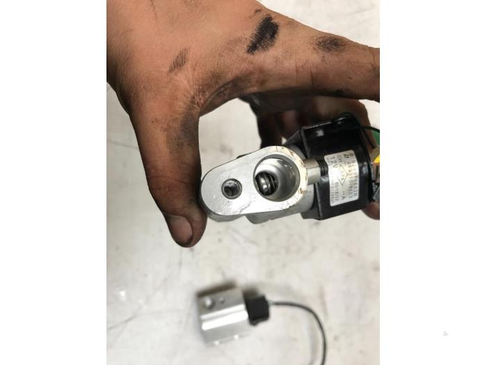 AC expansion valve from a Renault Kangoo Express (FW) ZE 40 2018