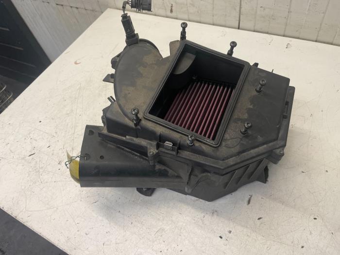 Begagnade Luftfilterhus Volvo S60 I (RS/HV) 2.4 D5 20V Pris € 25,00 Marginaltabell erbjuds av Poolman autodemontage