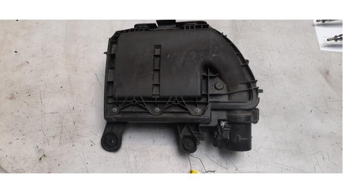 Begagnade Luftfilterhus Peugeot 508 SW (8E/8U) 1.6 e-HDi 16V Pris € 30,00 Marginaltabell erbjuds av Poolman autodemontage